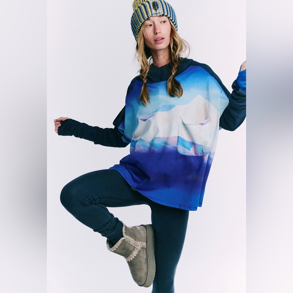 NWOT Free People Hot Shot Hooded Printed Set size large.